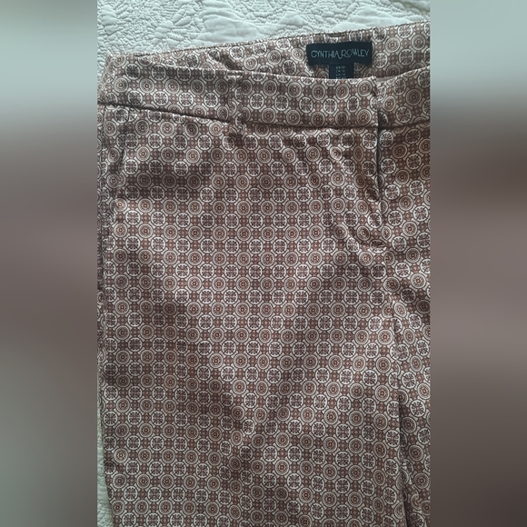 Geometric Patterned Pants - Picture 5 of 9